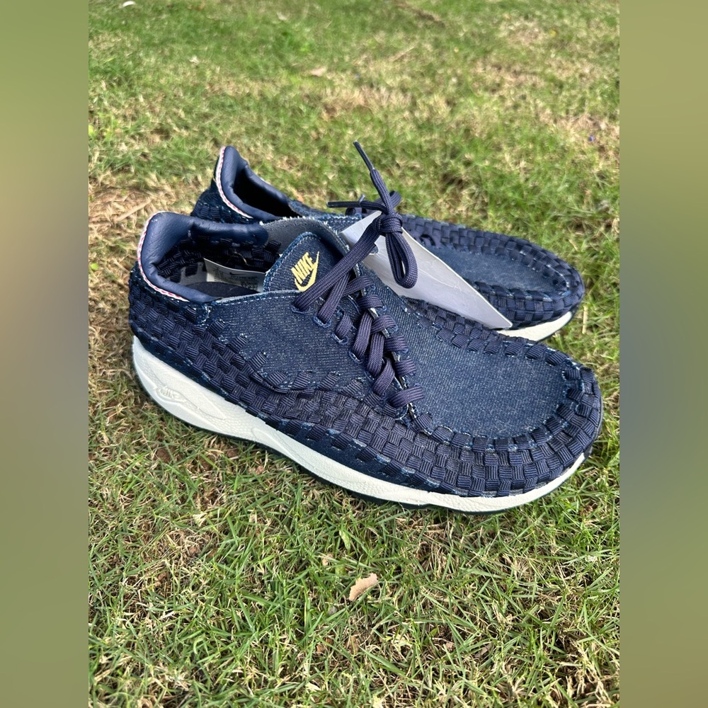 Nike Women’s Air Footscape Woven Raw Denim Sneakers NWT Size 8